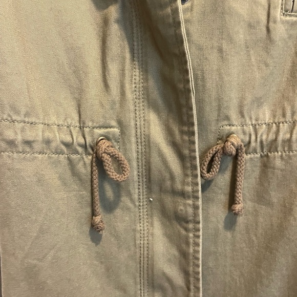 Army green zip/button vest - Picture 2 of 8